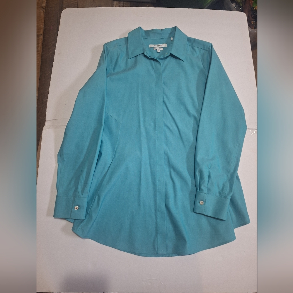 Foxcroft NYC Women's Heritage Non-Iron Long Sleeve Button-up Top, Blue, Size 10